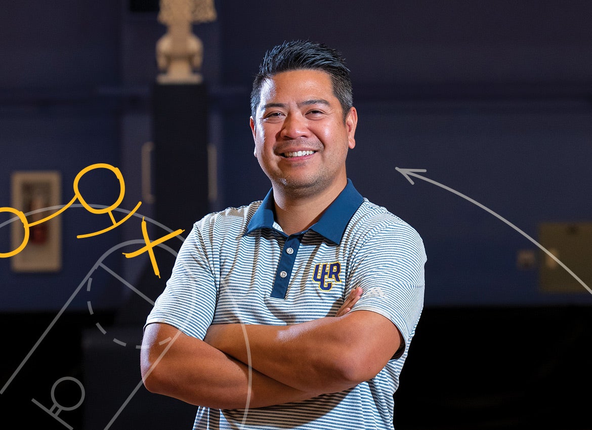 Mike Magpayo, head coach of the Highlanders men’s basketball team