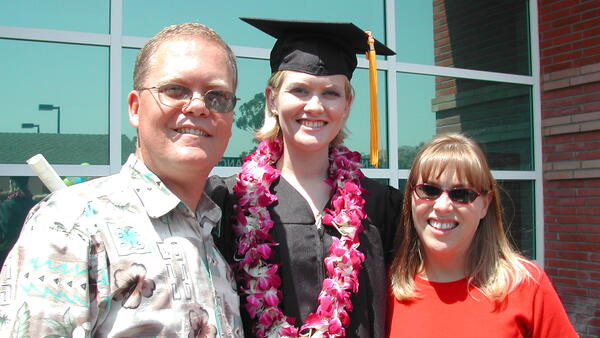 A photo of David Lick with daughter Sabrina and wife Leslie.