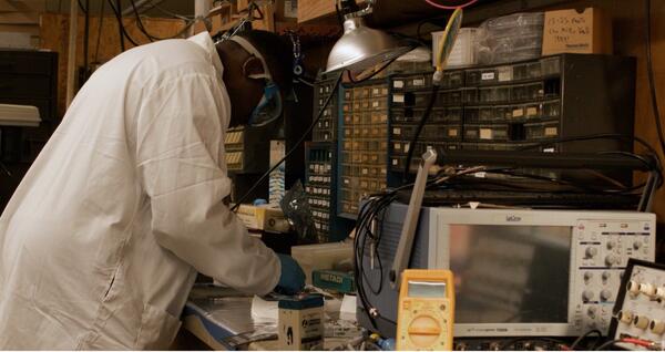 positron detector assembly