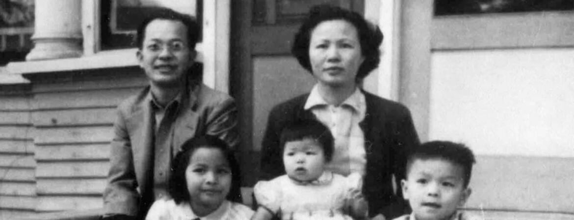 The Wong family with Voy and Fay Wong