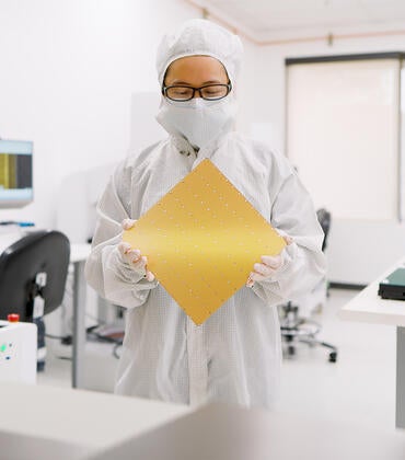 Wafer scale computer chip