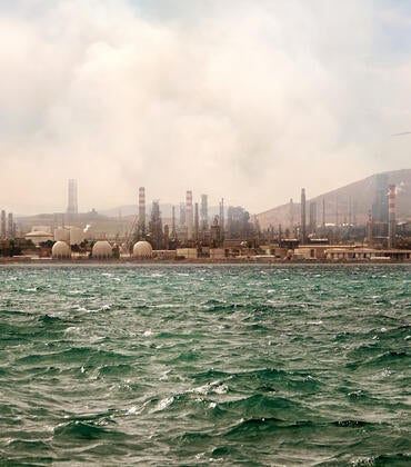 Crude oil refinery by sea