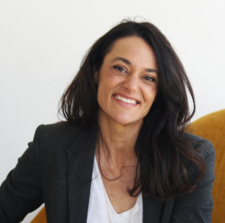 Portrait photo of Annika Speer.