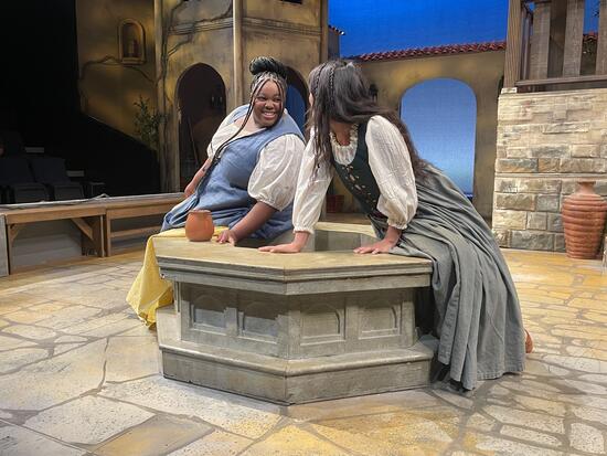 Students rehearsing the UCR Theatre play Fuenteovejuna.