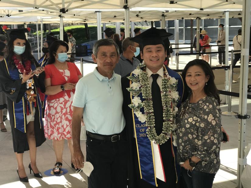 Justin Khuong with his parents, Lien Duong and Peter Khuong on Saturday, June 12, 2021. (UCR/Sandra Baltazar Martínez)