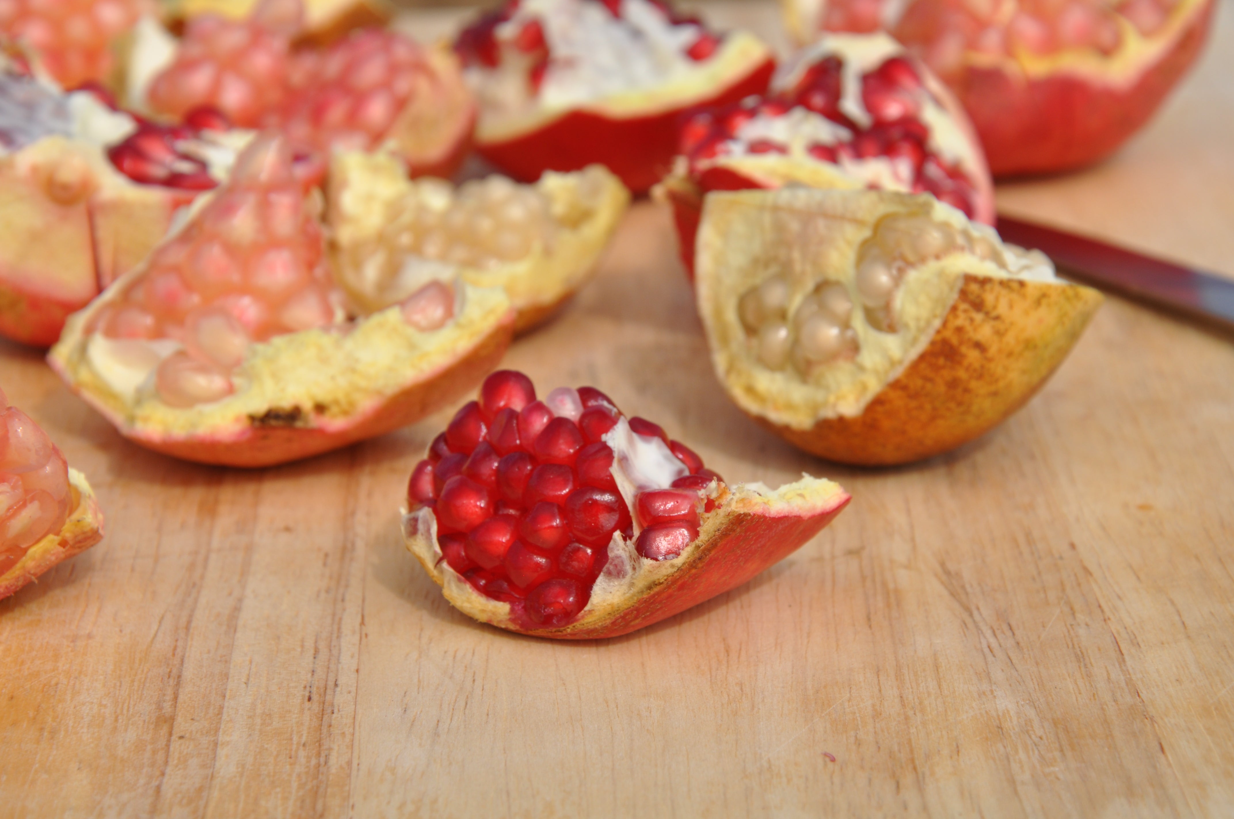 Pomegranate Picking:  How To Tell If It'S Ready & Will It Ripen Later? - bja9xzt